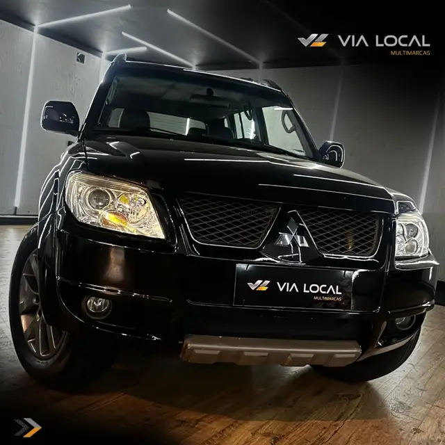 Carro Mitsubishi Pajero TR4 2014 2.0 16V 4x2 (Flex)