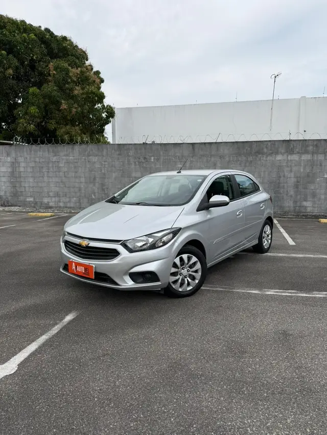 Carro Chevrolet Onix 2018 LT 1.4 8V FlexPower 5p Mec.