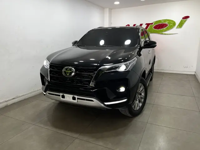 Carro Toyota SW4 2024 SRX 2.8 Turbodiesel 4x4 (Aut.) (7 Lugares)