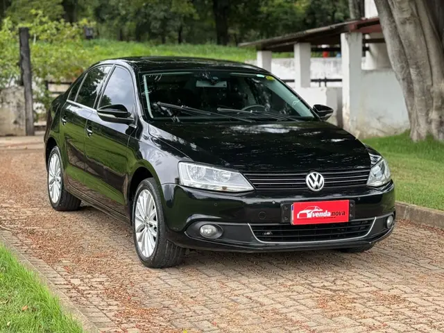 Carro Volkswagen Jetta 2011 2.0 TSI Highline DSG