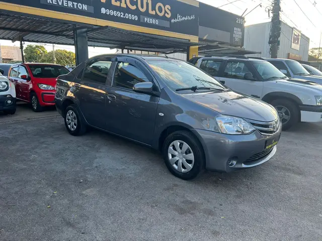 Carro Toyota Etios Sedan 2016 X 1.5 (Flex)