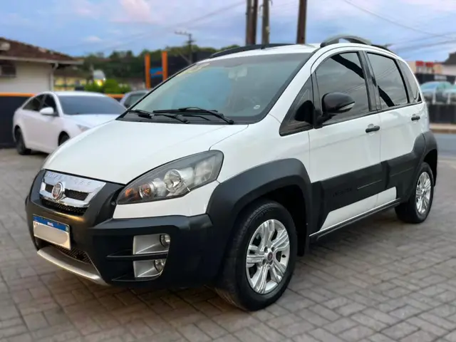 Carro Fiat Idea 2013 Adventure 1.8 16V Dualogic (Flex)