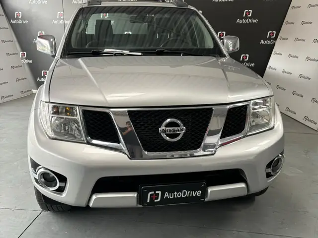 Carro Nissan Frontier 2014 2.5 TD CD 4x4 SL (Aut)