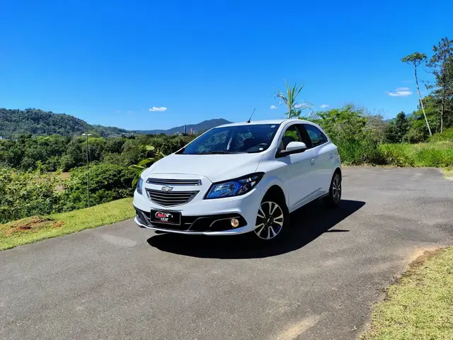 Carro Chevrolet Onix 2016 1.4 LTZ SPE/4 (Aut)