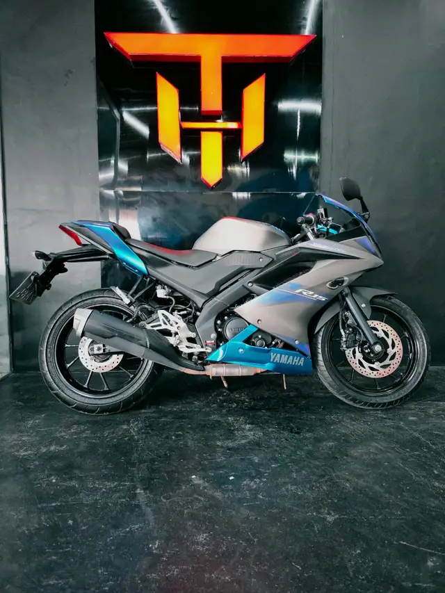 Moto Yamaha YZF R15 2025 ABS