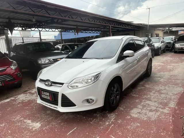 Carro Ford Focus Hatch 2015 S 1.6 16V TiVCT PowerShift