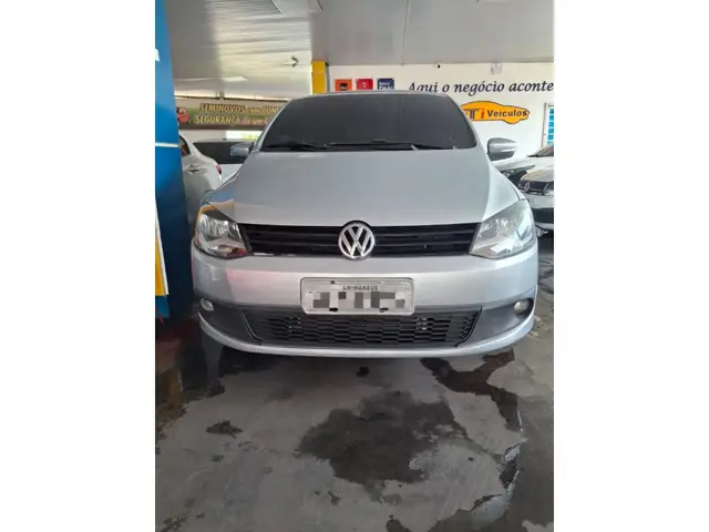 Carro Volkswagen Fox 2013 1.0 VHT (Flex) 4p