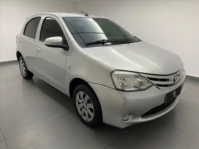 Carro Toyota Etios 2017 X 1.3 (Flex)