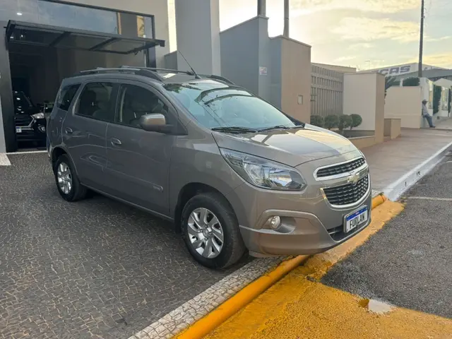 Carro Chevrolet Spin 2016 LTZ 7S 1.8 (Flex) (Aut)