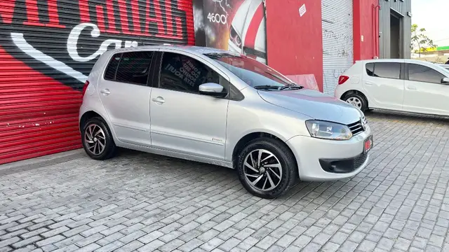 Carro Volkswagen Fox 2014 1.0 TEC (Flex) 4p