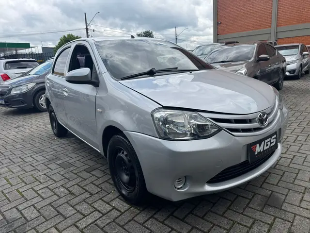 Carro Toyota Etios 2015 X 1.3 (Flex)