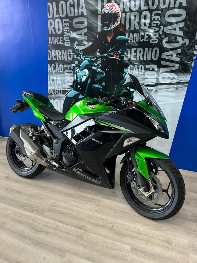 Moto Kawasaki Ninja 2023 300