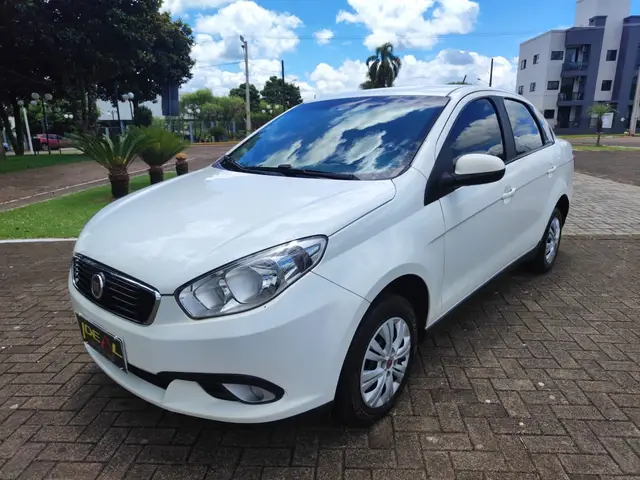 Carro Fiat Grand Siena 2017 Attractive 1.0 (Flex)