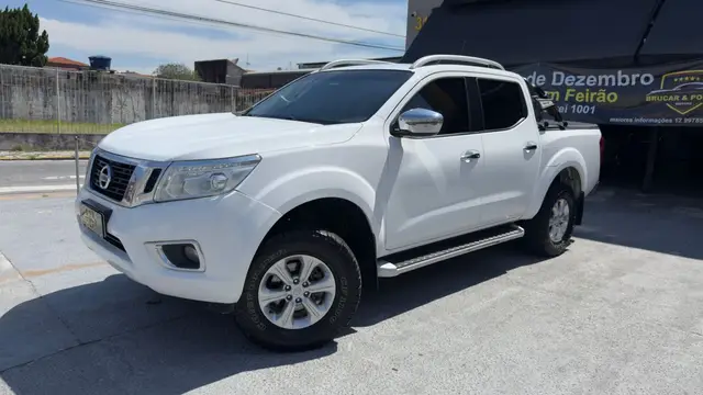 Carro Nissan Frontier 2017 2.3 TD CD LE 4x4 (Aut)