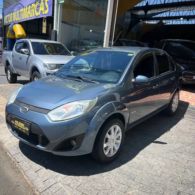 Carro Ford Fiesta Sedan 2011 1.0 (Flex)