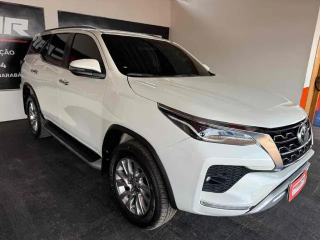 Carro Toyota SW4 2021 SRX 2.8 turbodiesel 7L 4x4 (Aut)