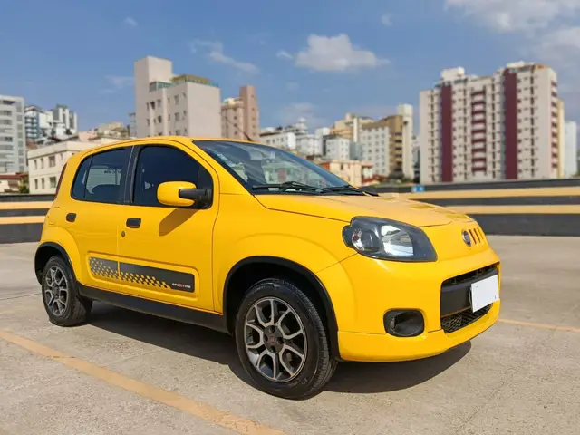 Carro Fiat Uno 2013 Sporting 1.4 8V (Flex) 4p
