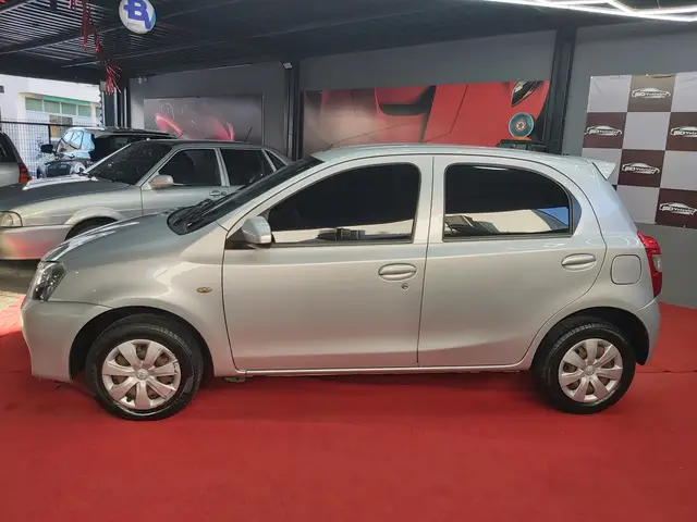 Carro Toyota Etios 2016 X 1.3 (Flex)