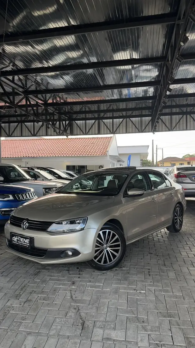 Carro Volkswagen Jetta 2014 2.0 TSI Highline DSG