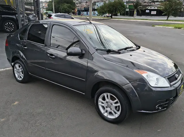 Carro Ford Fiesta Sedan 2010 1.6 (Flex)
