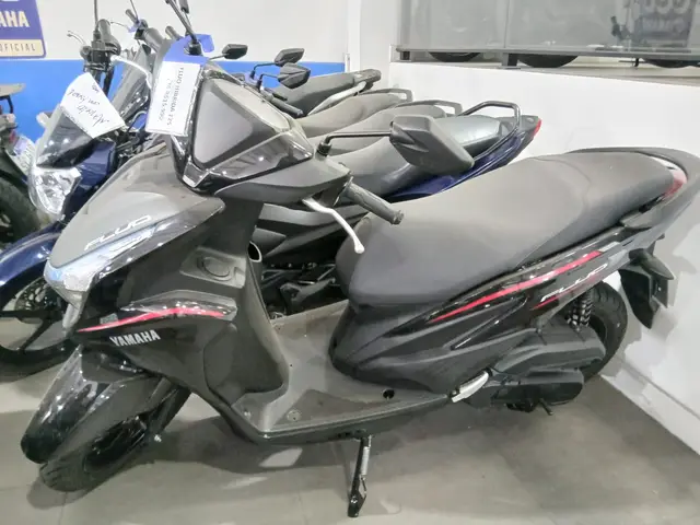Moto Yamaha Fluo 2026 Hybrid Connected