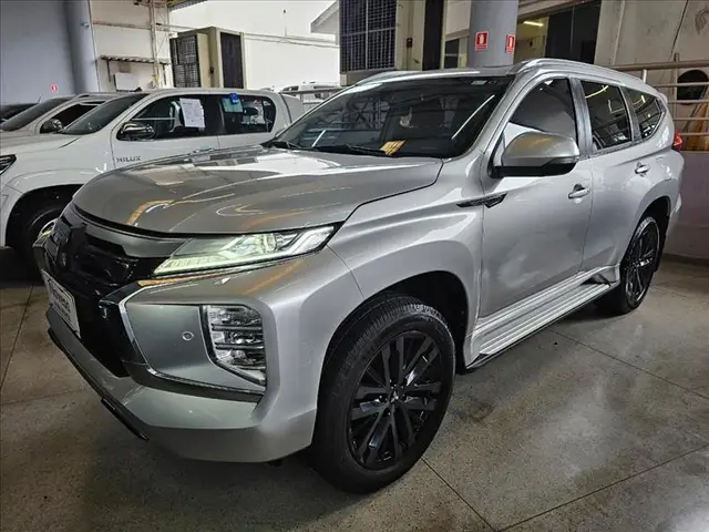 Carro Mitsubishi Pajero Sport 2024 Legend Black 2.4