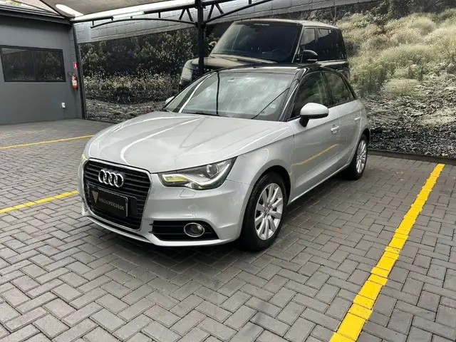 Carro Audi A1 2013 1.4 TFSI Sportback Ambition S Tronic