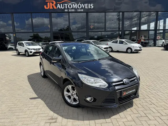 Carro Ford Focus Sedan 2015 1.6 16V Flex 4p Aut.