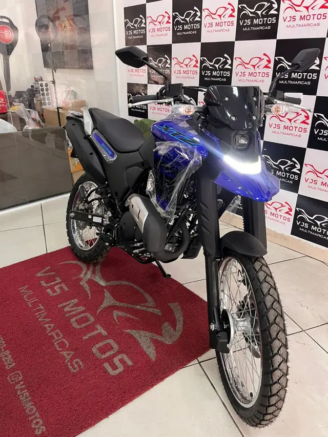 Moto Yamaha XTZ 250 Lander 2025 Connected