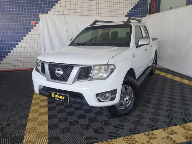 Carro Nissan Frontier 2016 2.5 TD CD 4x4 SV Attack (Aut)