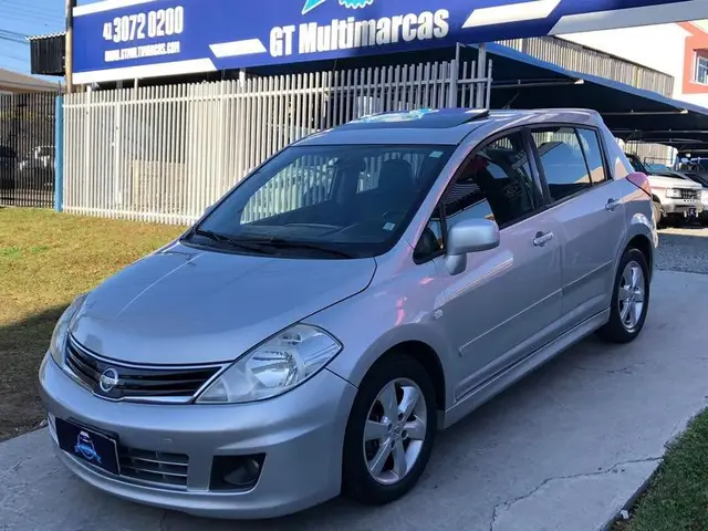 Carro Nissan Tiida 2013 SL 1.8 (flex)