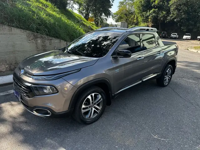 Carro Fiat Toro 2018 Volcano 2.0 diesel AT9 4x4