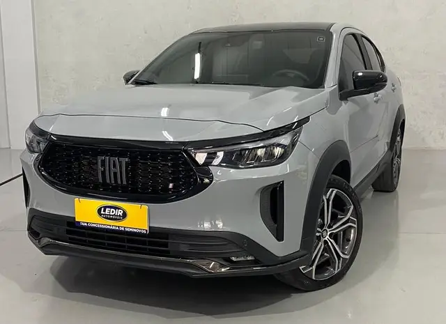 Carro Fiat Fastback 2025 Turbo 200