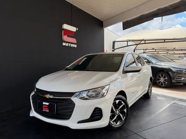 Carro Chevrolet Onix Plus 2021 1.0 LT (Flex)