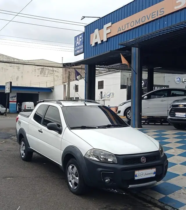Carro Fiat Strada 2015 Working 1.4 (Flex) (Cabine Dupla)