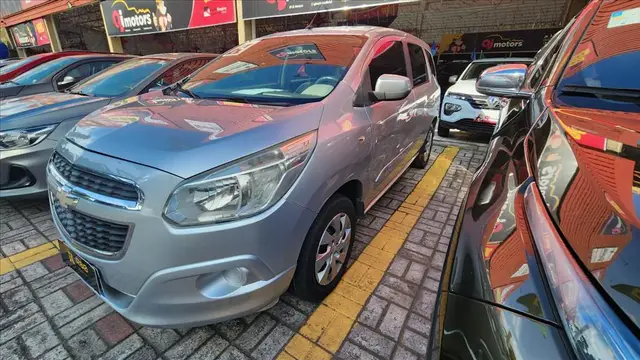 Carro Chevrolet Spin 2014 LT 5S 1.8 (Flex)