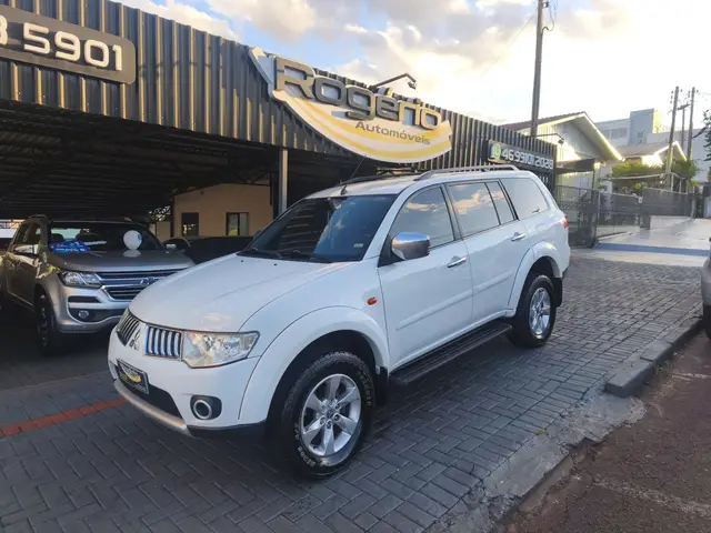 Carro Mitsubishi Pajero Dakar 2013 3.2 HPE 4WD (aut)