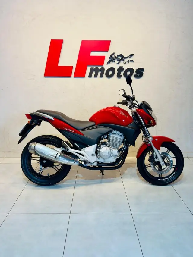 Moto Honda CB 300R 2011 Standard