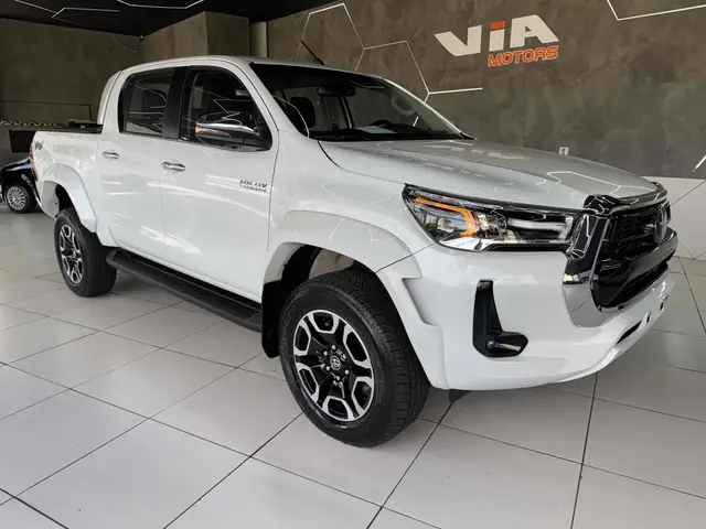 Carro Toyota Hilux Cabine Dupla 2025 SRX 4x4 2.8 Diesel