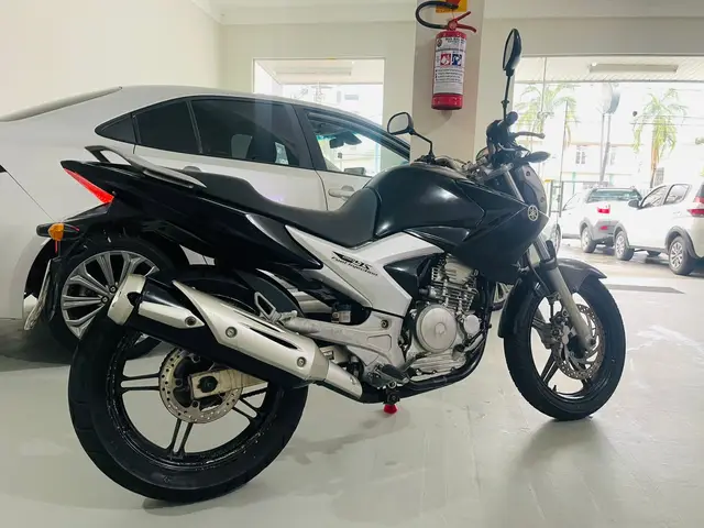 Moto Yamaha YS 250 Fazer 2013 Racing Blue