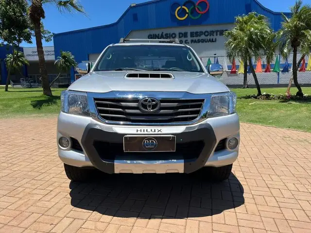 Carro Toyota Hilux Cabine Dupla 2013 Hilux 2.7 4x4 CD STD (Flex)