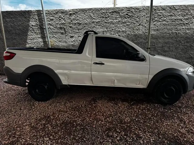 Carro Fiat Strada 2016 Working 1.4 (Flex)