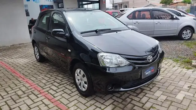 Carro Toyota Etios 2013 XS 1.3 (Flex)
