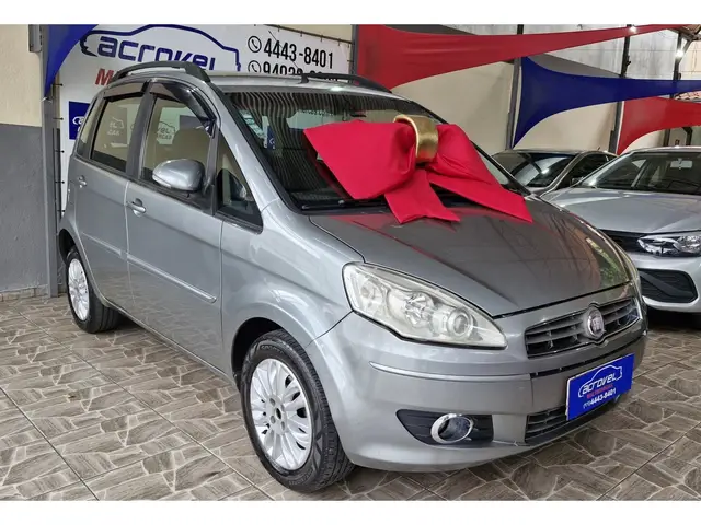 Carro Fiat Idea 2013 Attractive 1.4 8V (Flex)