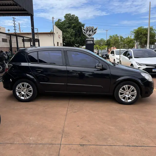 Carro Chevrolet Vectra GT 2011 2.0 8V (Flex)