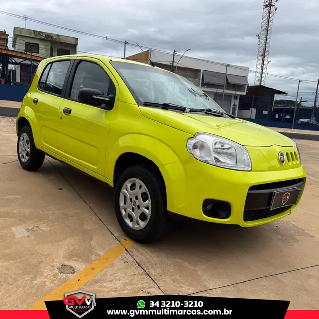 Carro Fiat Uno 2013 Vivace Celeb. 1.0 8V (Flex) 4p