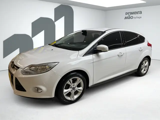 Carro Ford Focus Hatch 2015 SE 1.6 16V TiVCT PowerShift