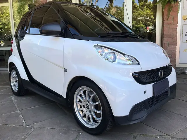 Carro Smart Fortwo Coupe 2014 fortwo 1.0 MHD Coupé