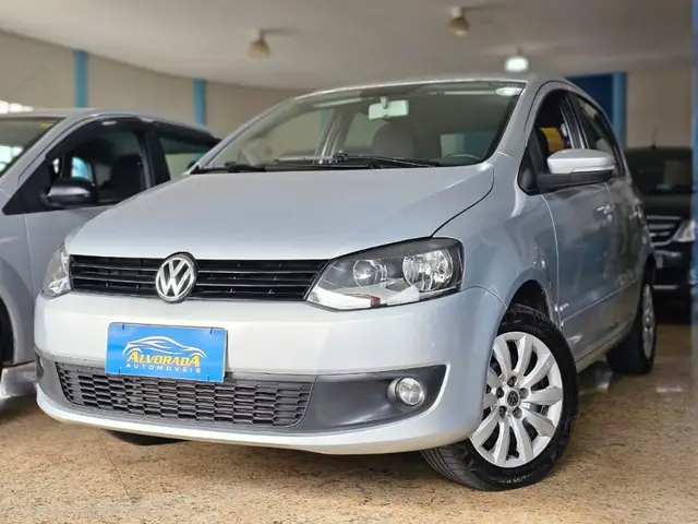 Carro Volkswagen Fox 2014 1.6 VHT (Flex)
