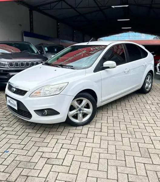 Carro Ford Focus Hatch 2013 1.6 16V Flex Mec. 5p